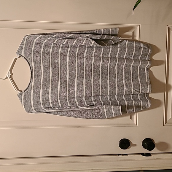 Top - Picture 2 of 3